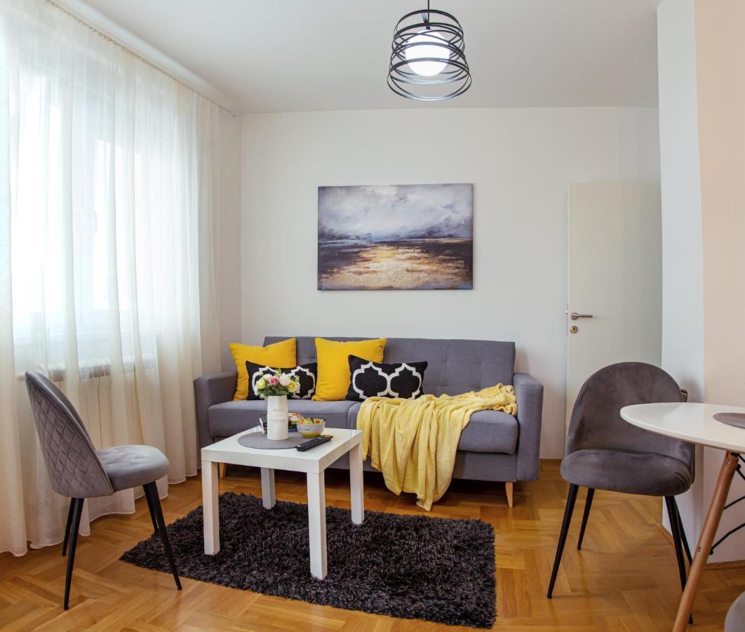 Apartman Mia Σρέμσκα Μιτρόβιτσα Εξωτερικό φωτογραφία