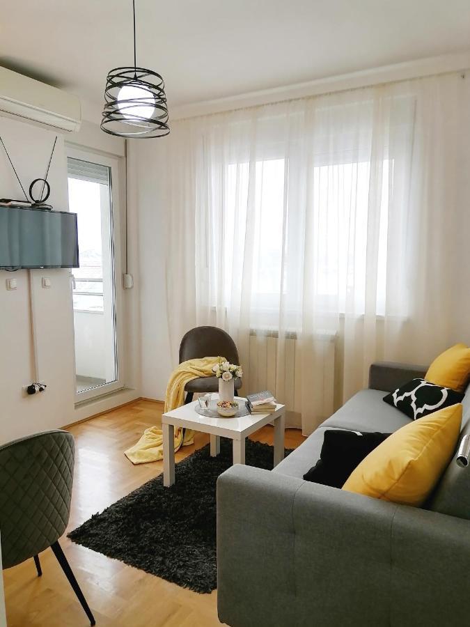 Apartman Mia Σρέμσκα Μιτρόβιτσα Εξωτερικό φωτογραφία